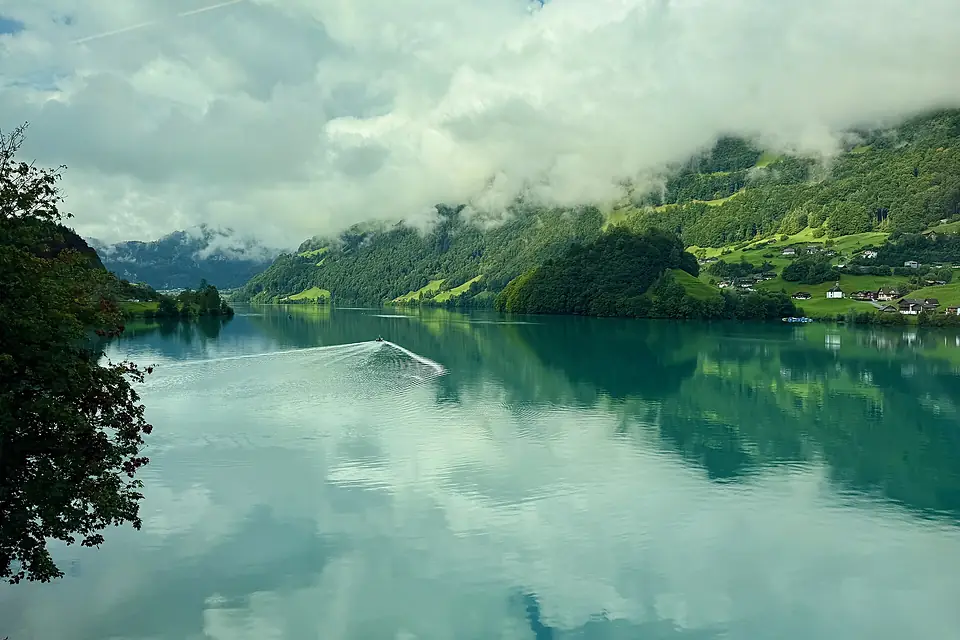 2025-08-22 - Lake Lungern - 01