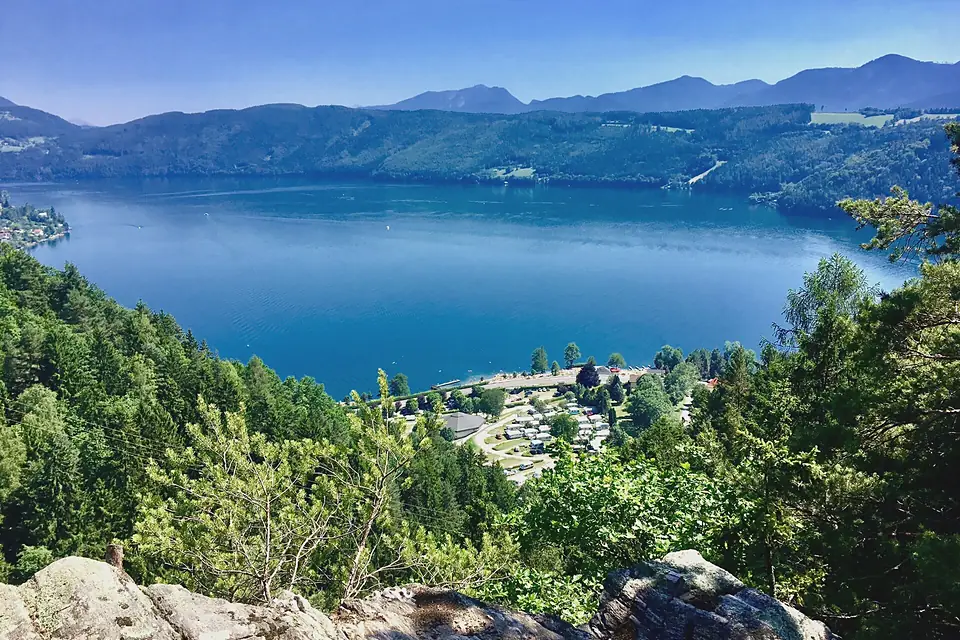 Ausblick Kanzel mit Blick nach Dellach und Pesenthein am Millstättersee, Oberkärnten