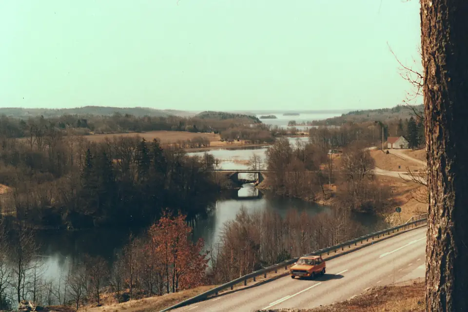 Brobacken, norr om Mjörn, riktning söderut, ca 1981