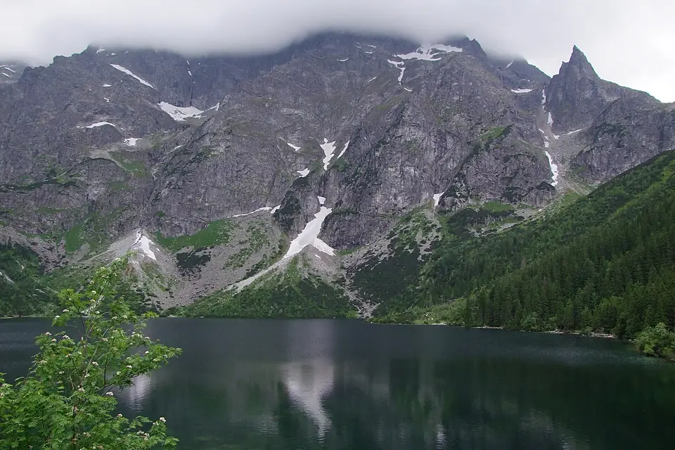 "Morskie Oko" i "Mnich"- lake "morskie Oko" ^ top of the moutain "Mnich" - panoramio
