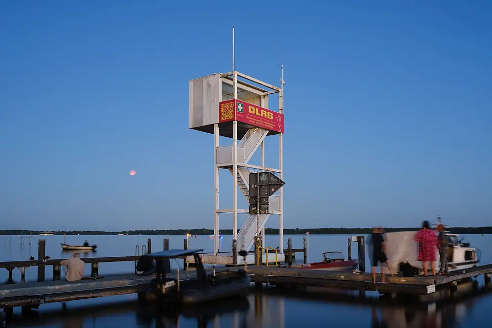 Blutmond überm Müggelsee (54773985391)