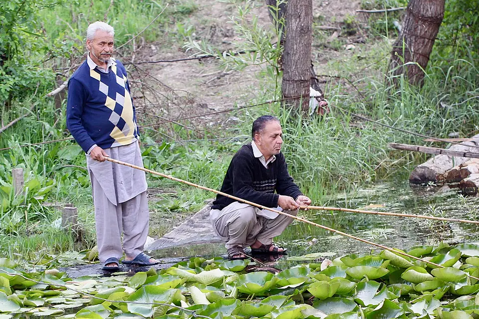 Fishermen at Negin lake