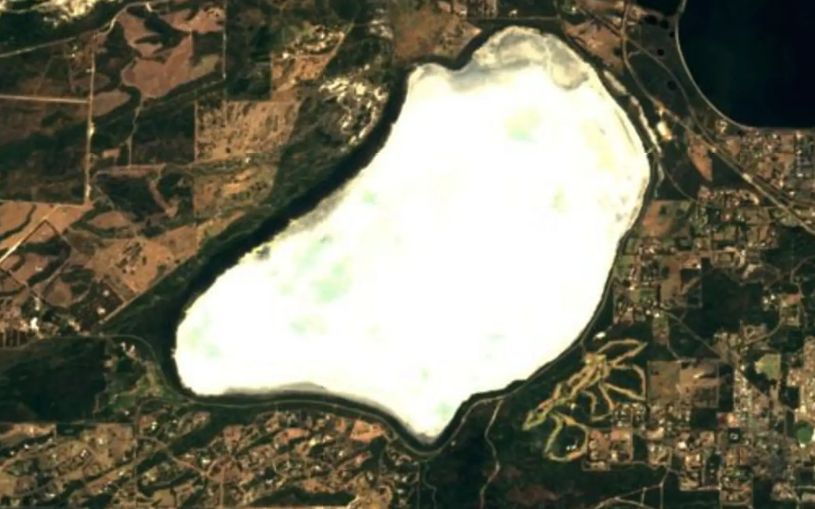 Pink Lake seen from space (Sentinel-2)