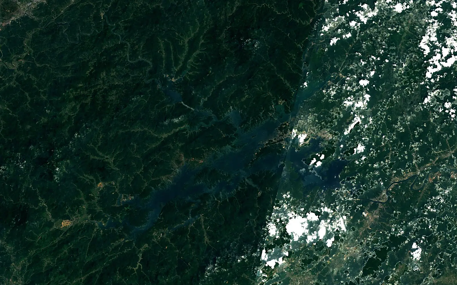 Qiandao Lake seen from space (Sentinel-2)