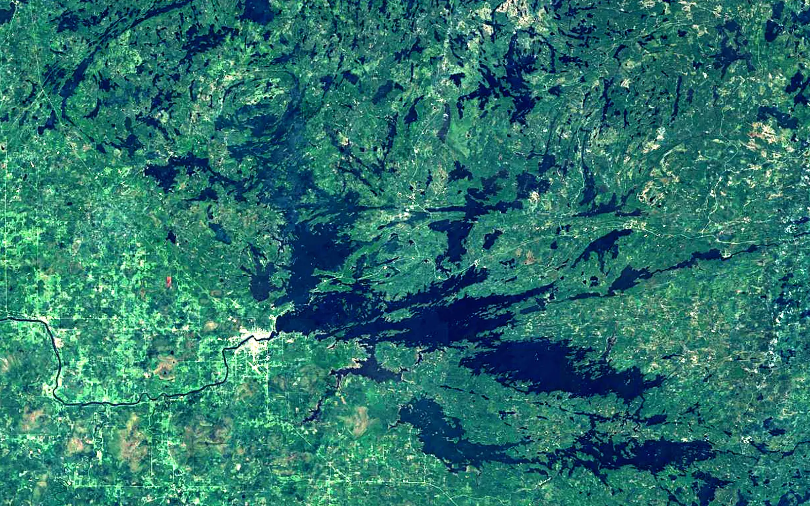 Rainy Lake seen from space (Sentinel-2)