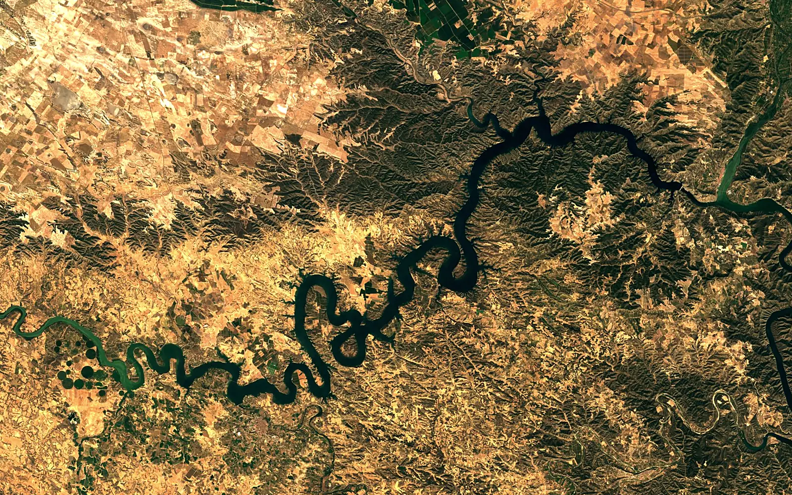 Reservoir of Mequinenza seen from space (Sentinel-2)