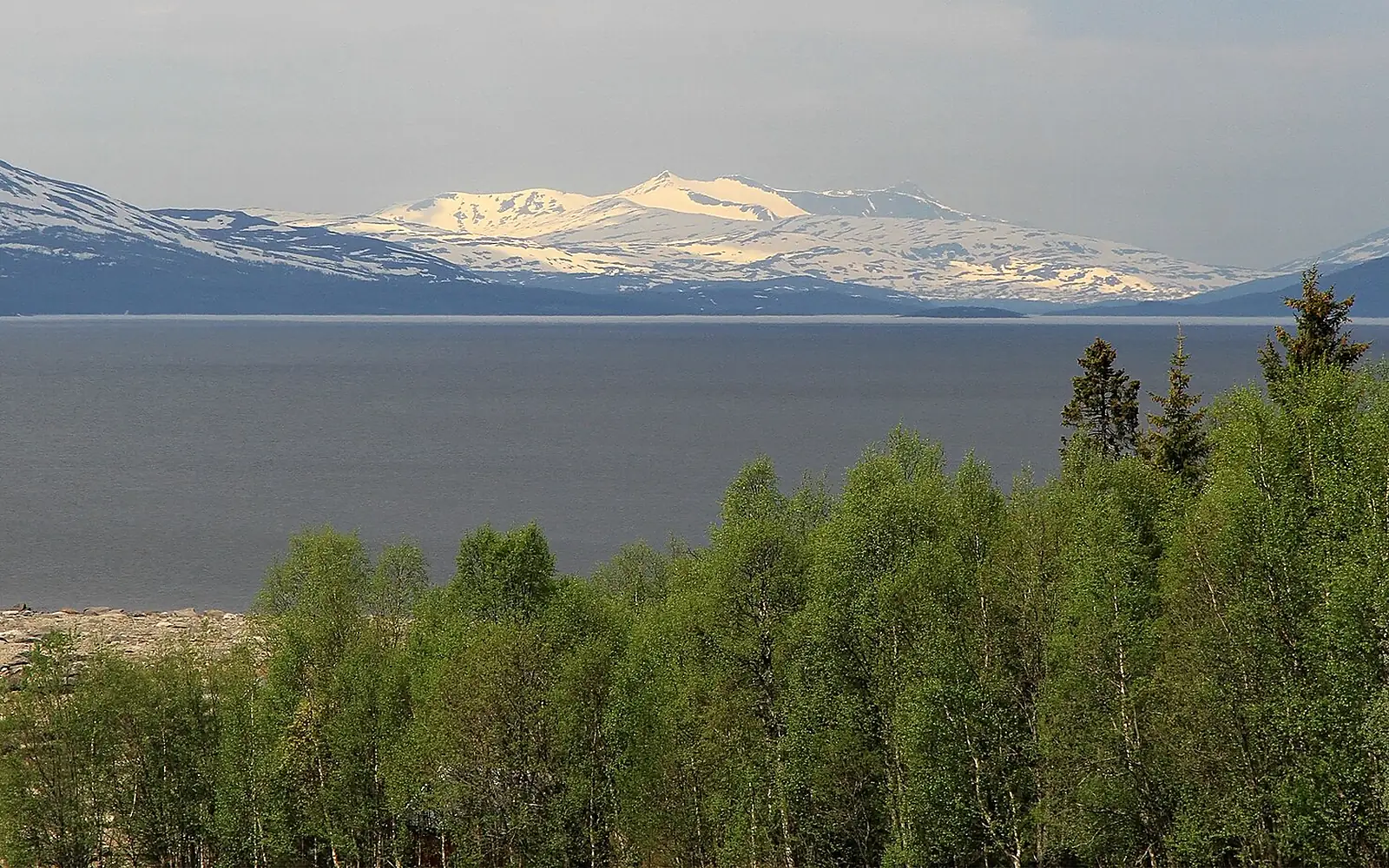 Røssvatnet with Dårtindan & Lukttinden, 2011 June