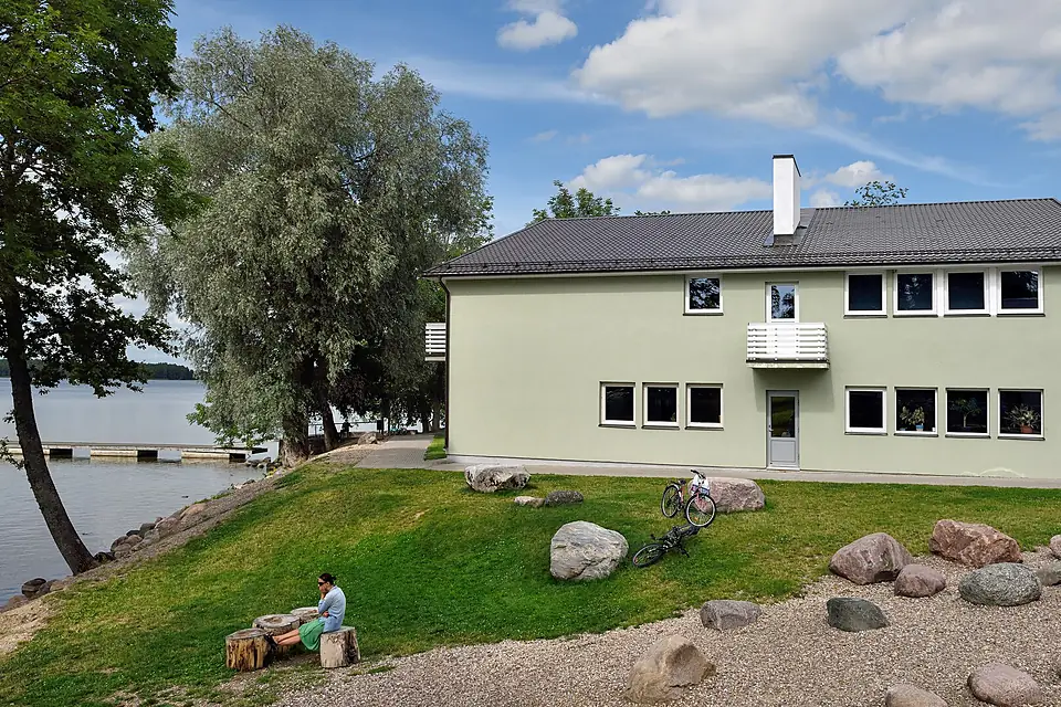 Lake Saadjärv Äksi lake side building