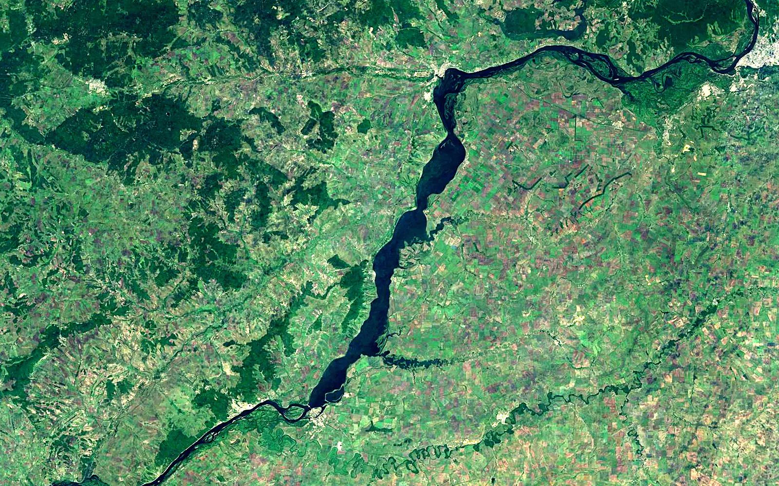 Saratov Reservoir seen from space (Sentinel-2)