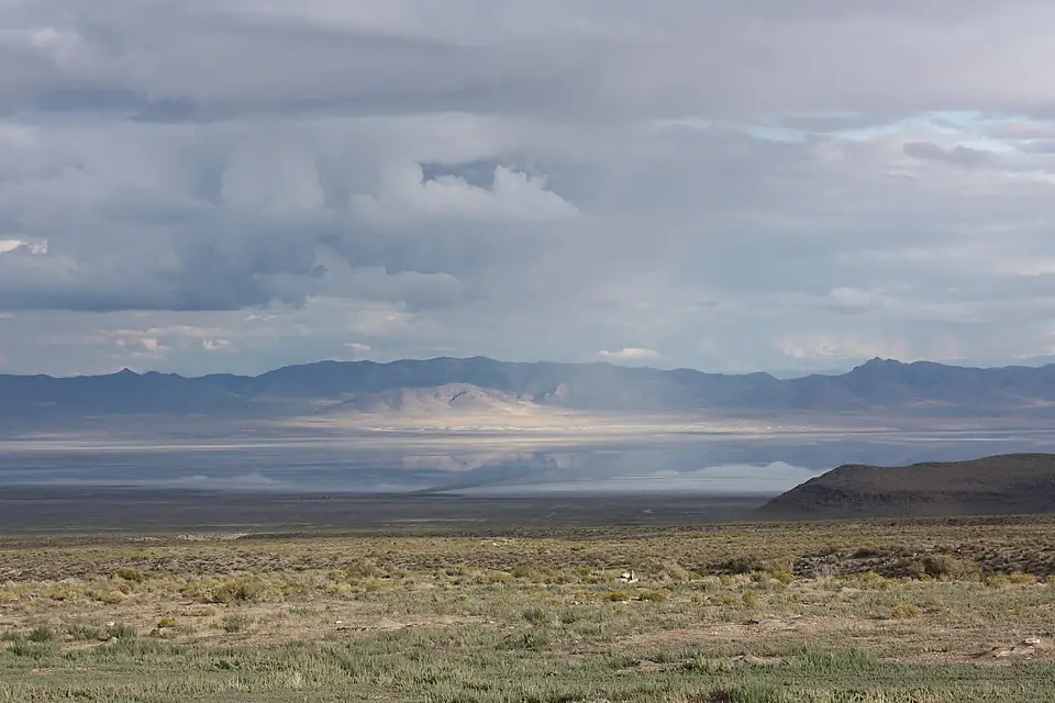 Sevier Lake Utah September 2013 (cropped)