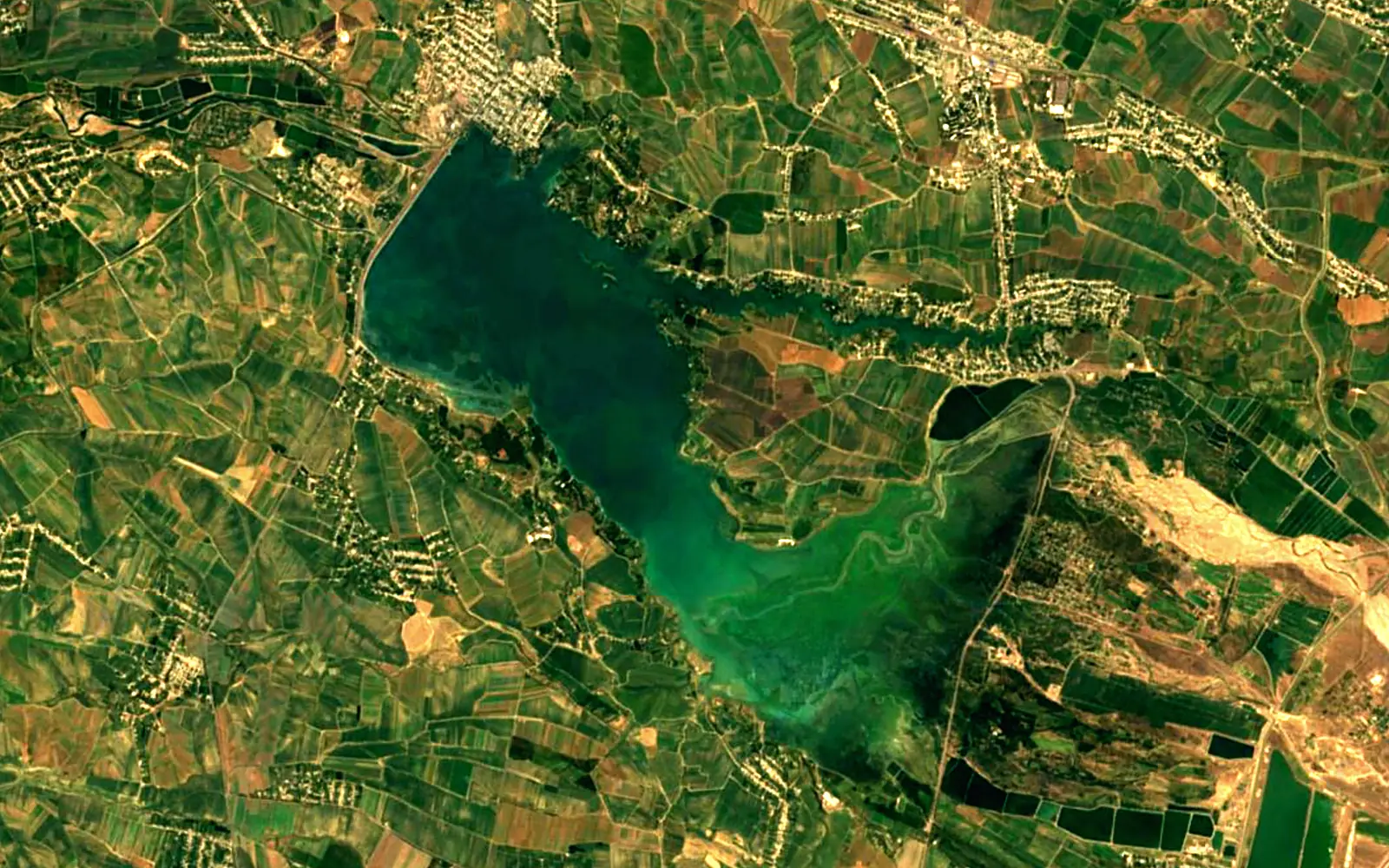 Tuyabuguz Reservoir seen from space (Sentinel-2)