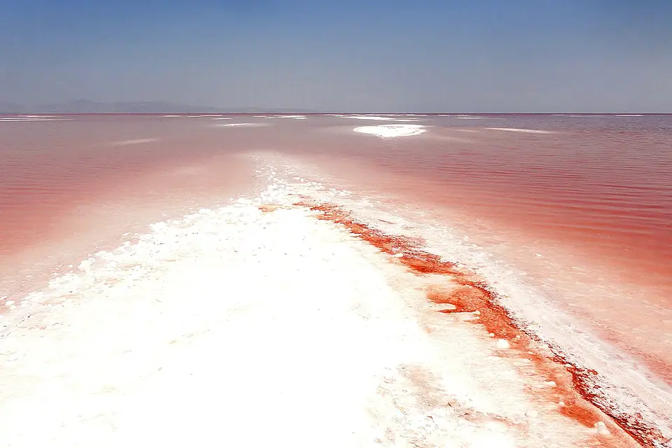 Drying Lake Urmia, August 2013 - دریاچه ارومیه، مرداد ۱۳۹۲ - panoramio