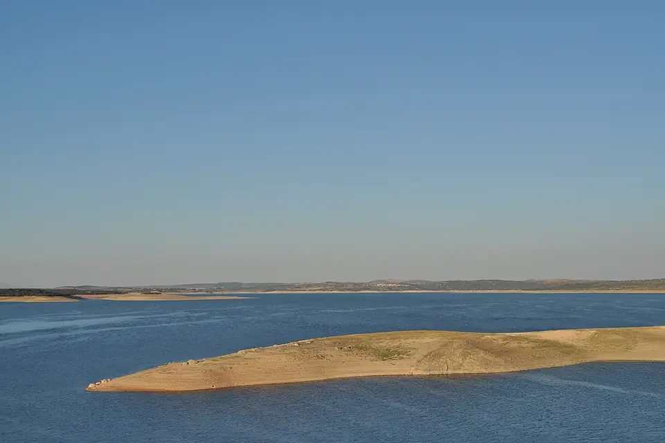 Embalse de Valdecañas (Bohonal de Ibor) - 002 (30072987553)