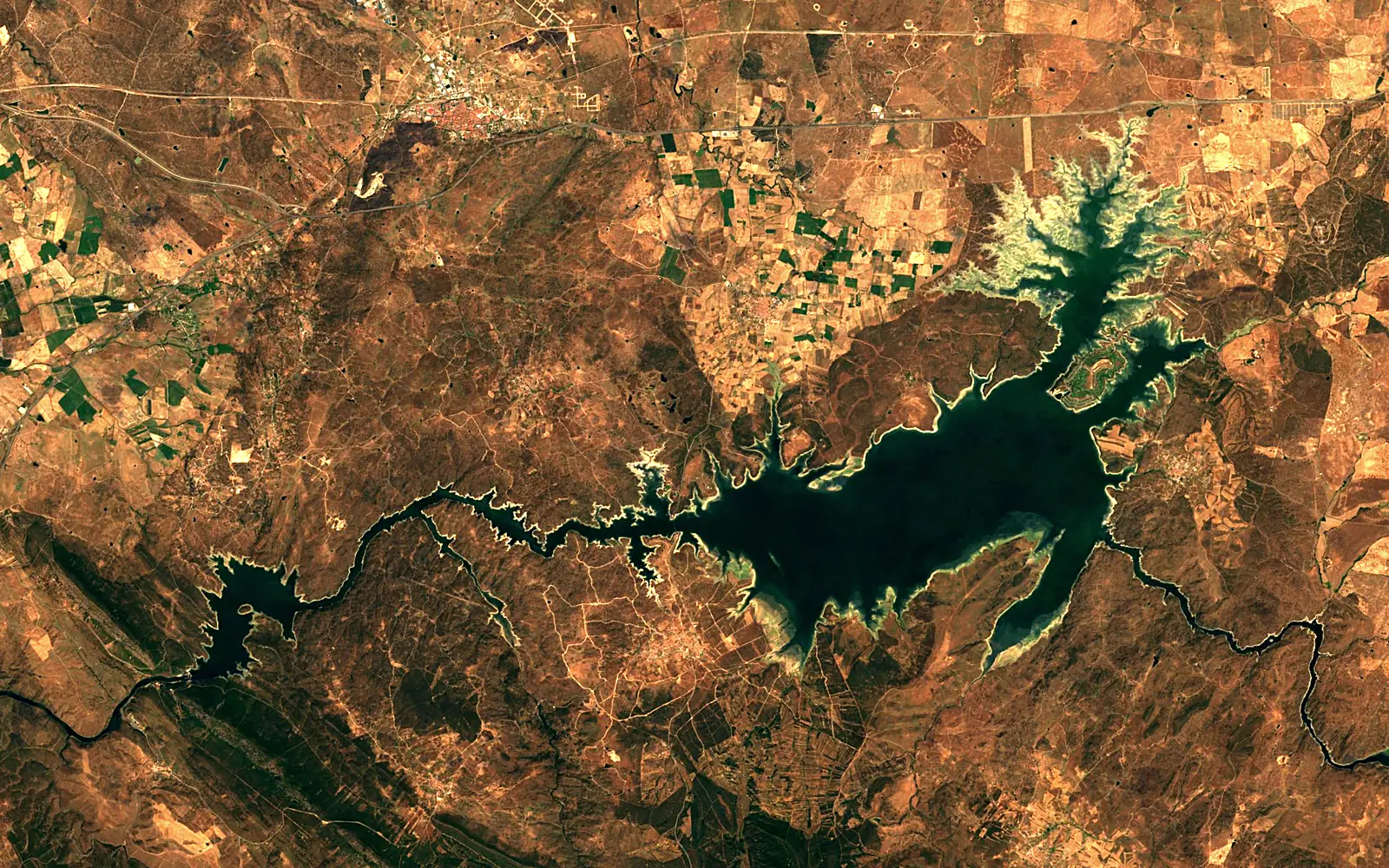 Valdecañas reservoir seen from space (Sentinel-2)