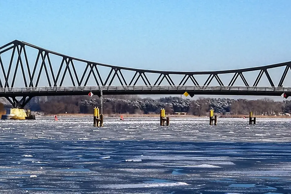 Wendsee mit Seegartenbrücke b