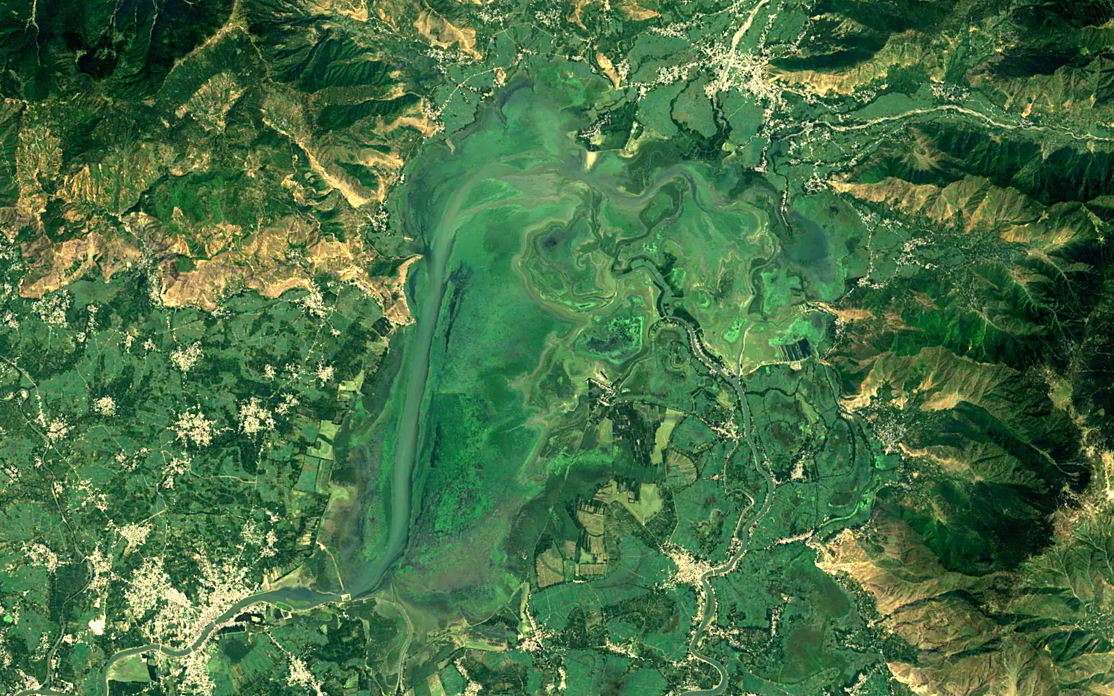 Wular Lake seen from space (Sentinel-2)