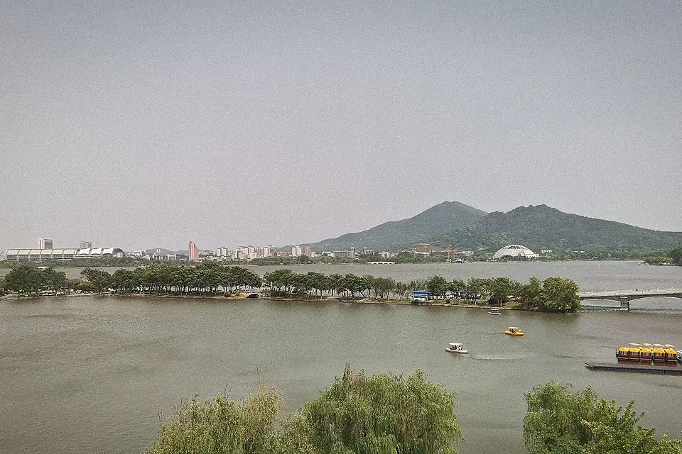 View of Xuanwu Lake from the city wall, Nanjing, Apr 2021