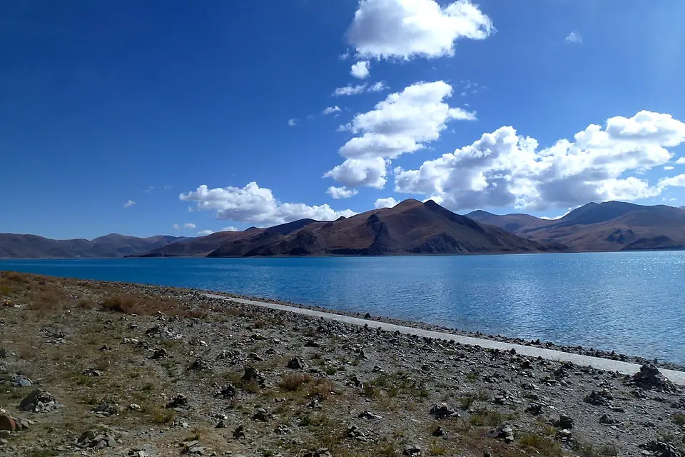 4,250m Yamdrok Tso Tibet China 西藏 羊卓雍湖 - panoramio (1)