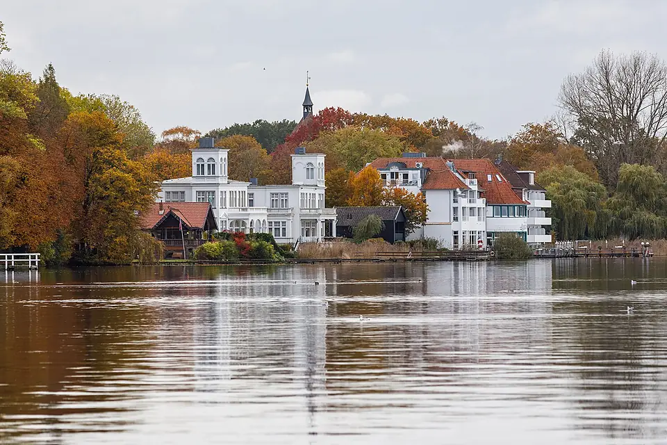 Am Zwischenahner Meer - Zwillingsvillen und Seehotel Fährhaus (2023)